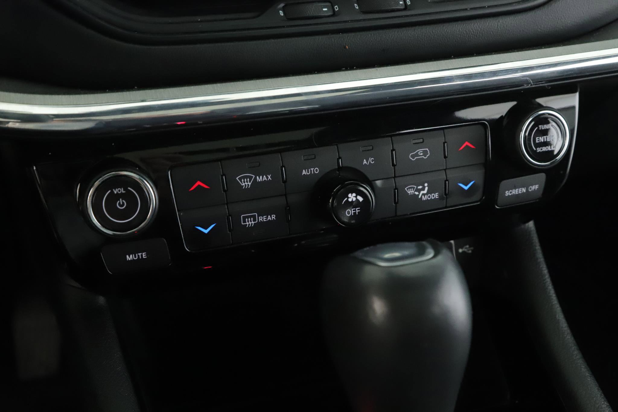 Used 2022 Jeep Compass High Altitude AWD/4WD image 17