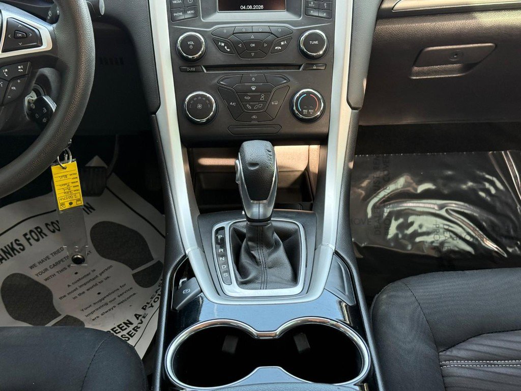 Used 2016 Ford Fusion SE image 16