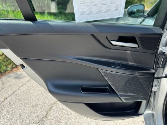 Used 2018 Jaguar XE Premium AWD/4WD image 11
