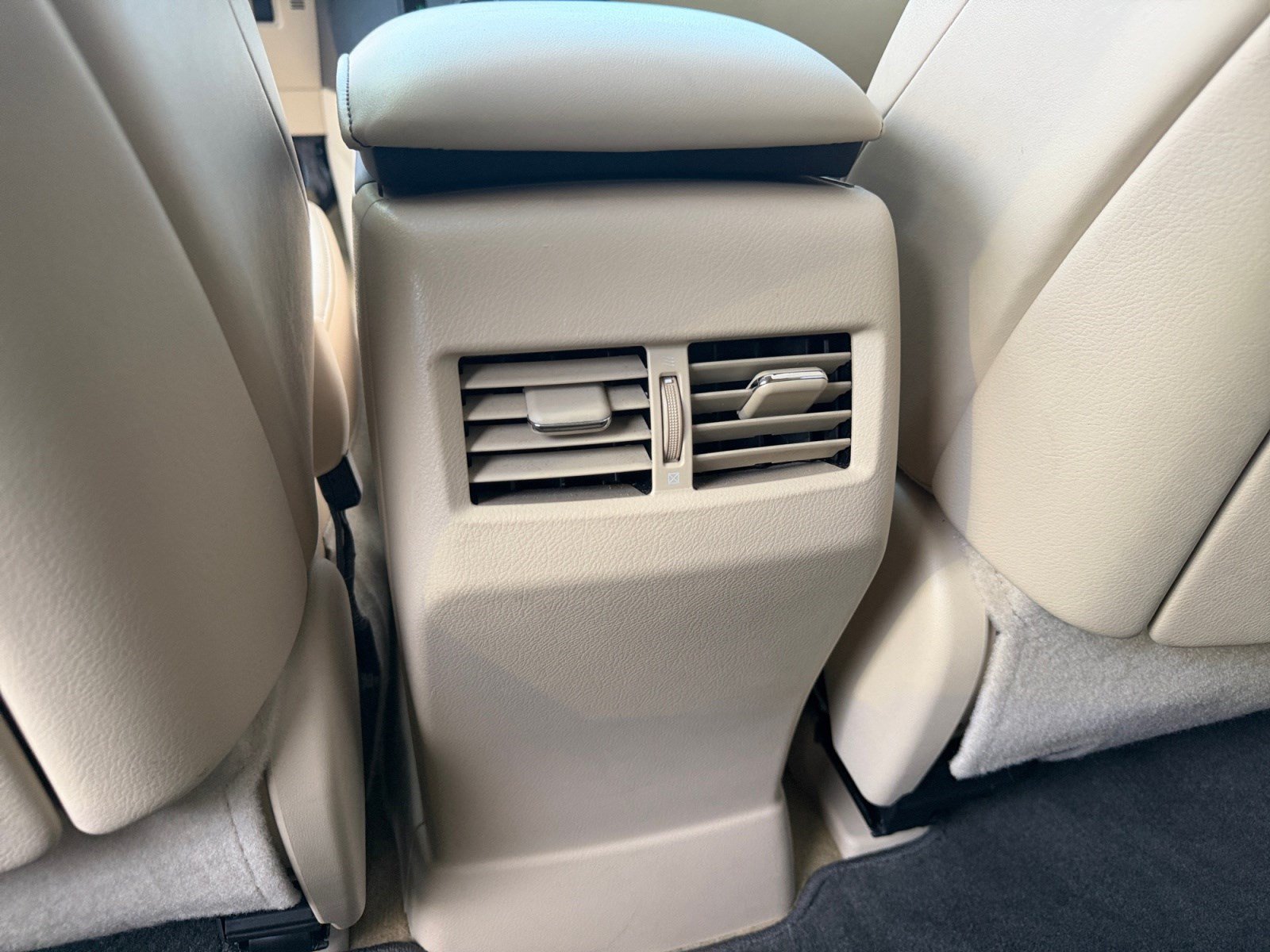 Used 2014 Lexus RX 450h AWD image 30