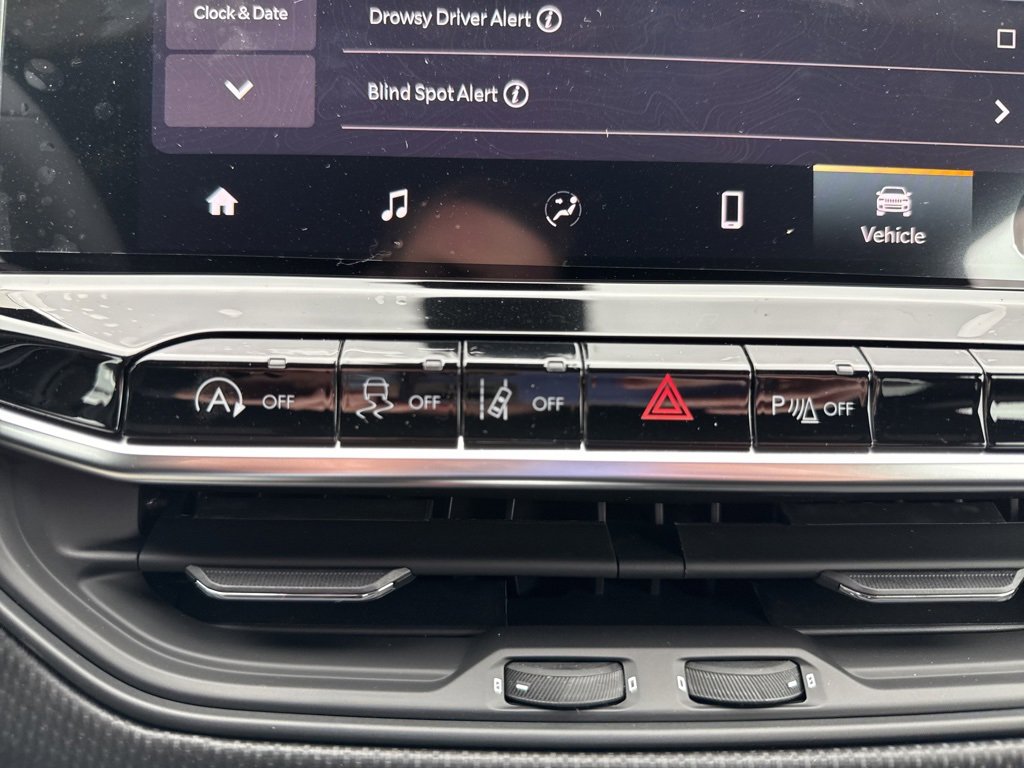 New 2026 Jeep Compass Limited image 32