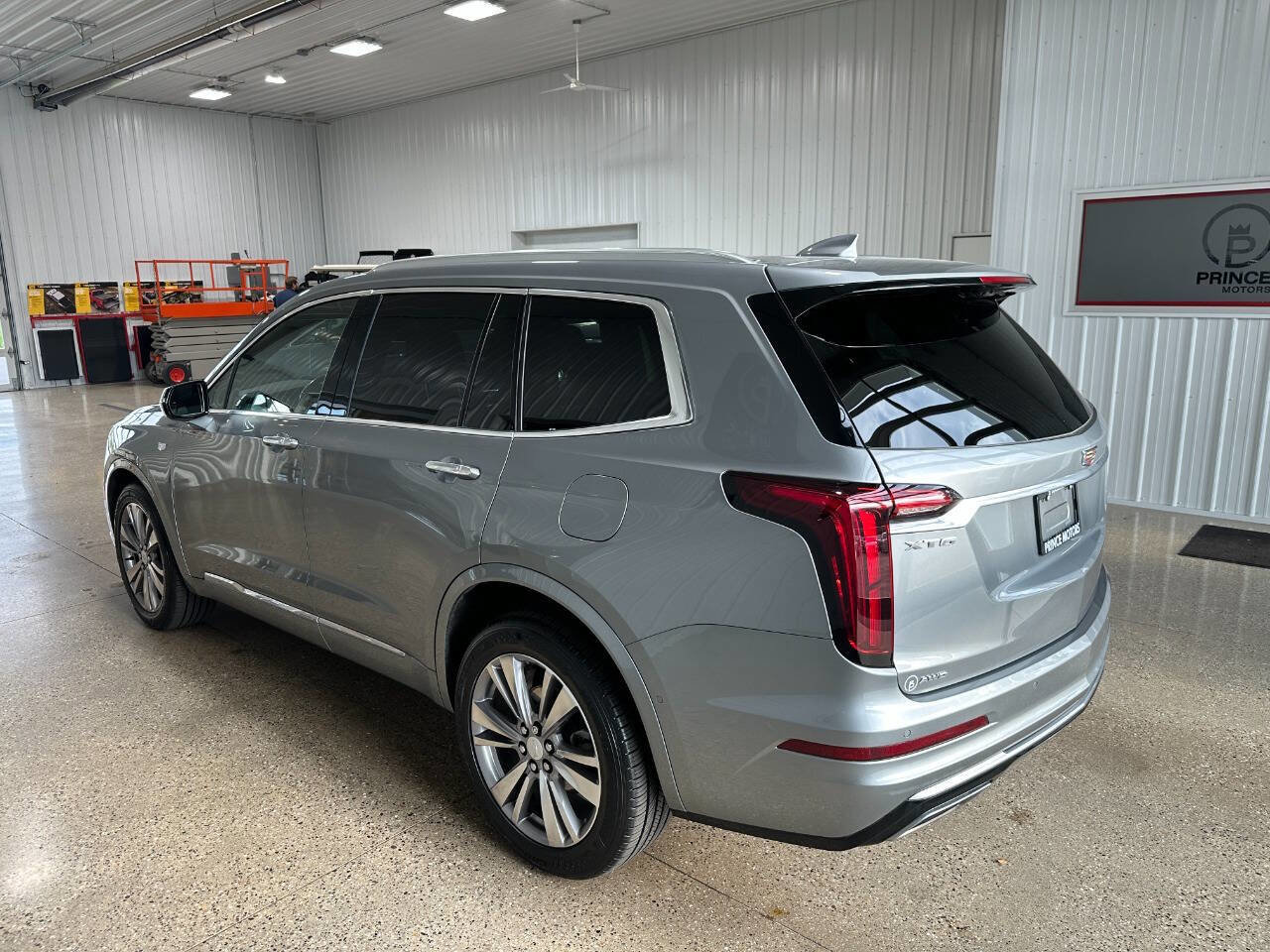 Used 2023 Cadillac XT6 Premium Luxury w/ Technology Package image 11