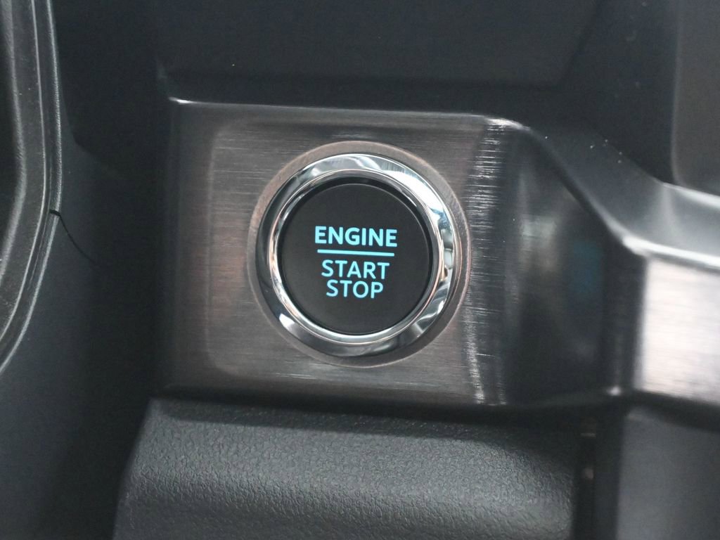 New 2026 Ford F250 Lariat w/ Black Appearance Package image 24