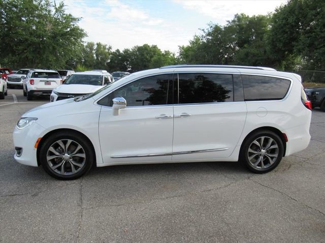 Used 2017 Chrysler Pacifica Limited FWD image 4