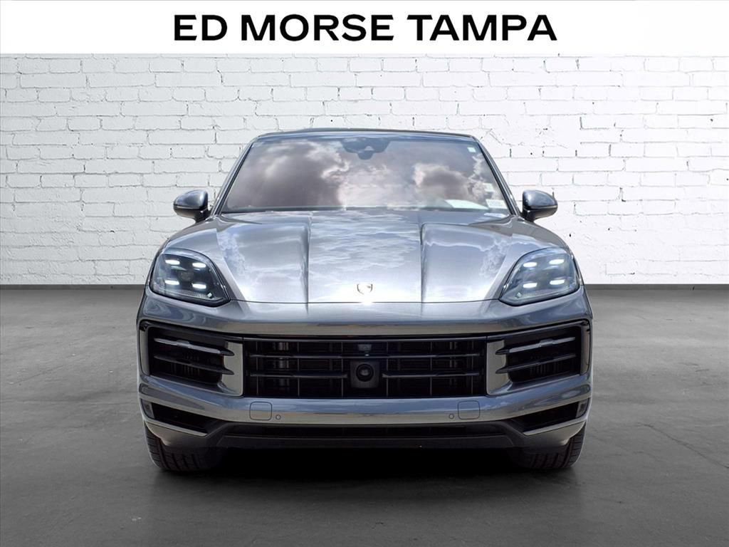Used 2024 Porsche Cayenne Coupe AWD/4WD image 6