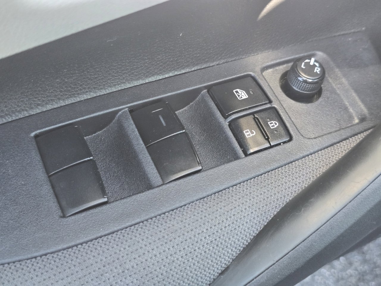 Used 2024 Toyota Corolla LE FWD image 21