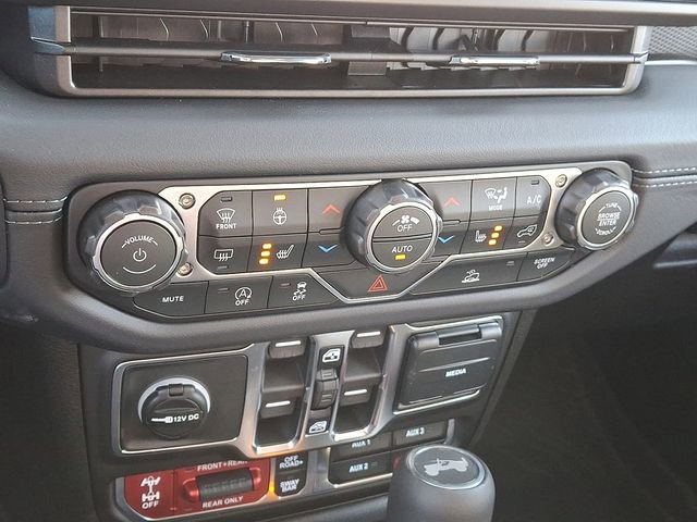 New 2026 Jeep Wrangler Unlimited Rubicon w/ Technology Group image 10