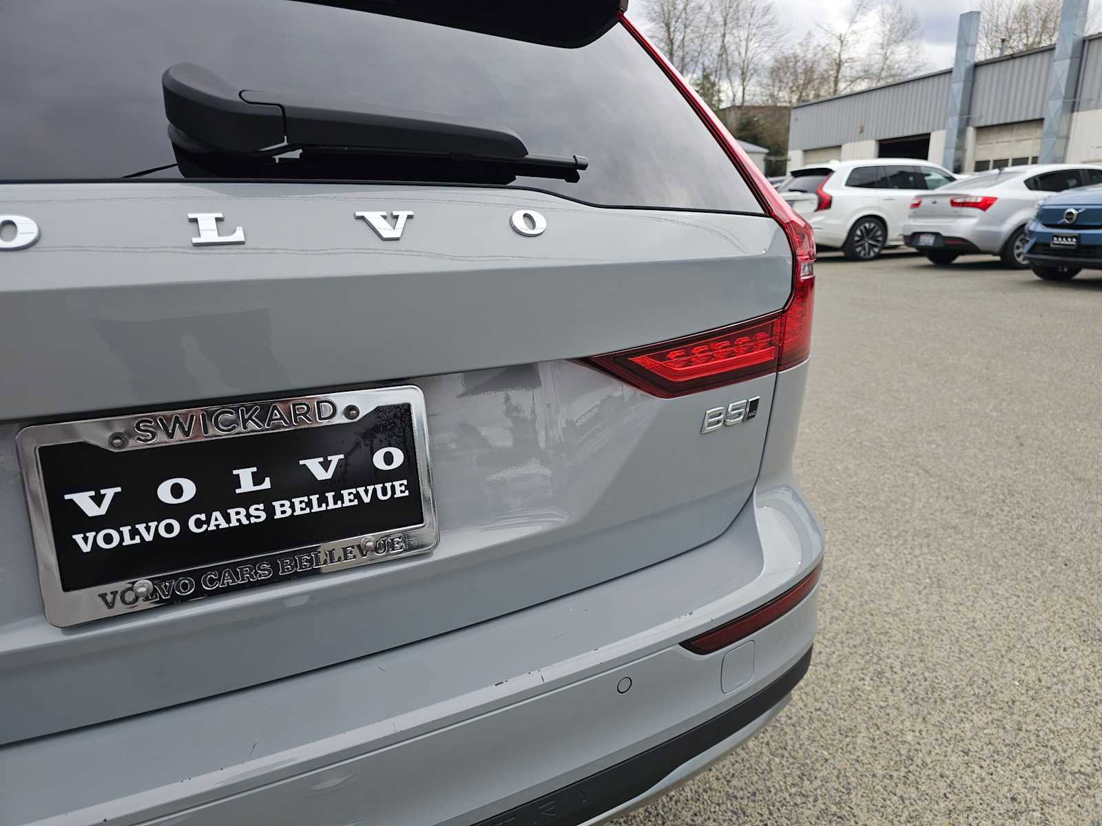 Certified 2025 Volvo V60 B5 Cross Country Plus image 16