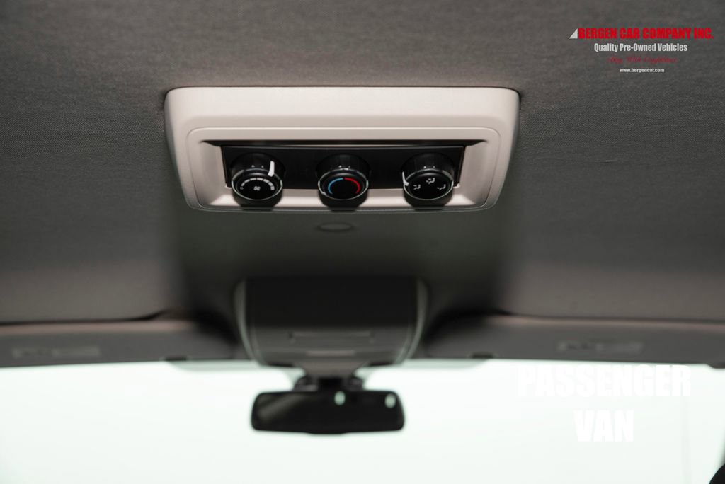 Used 2018 Dodge Grand Caravan SE w/ UConnect Hands-Free Group FWD image 21