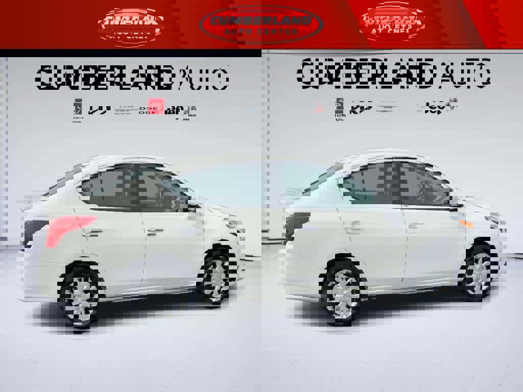 Used 2019 Nissan Versa SV FWD image 9