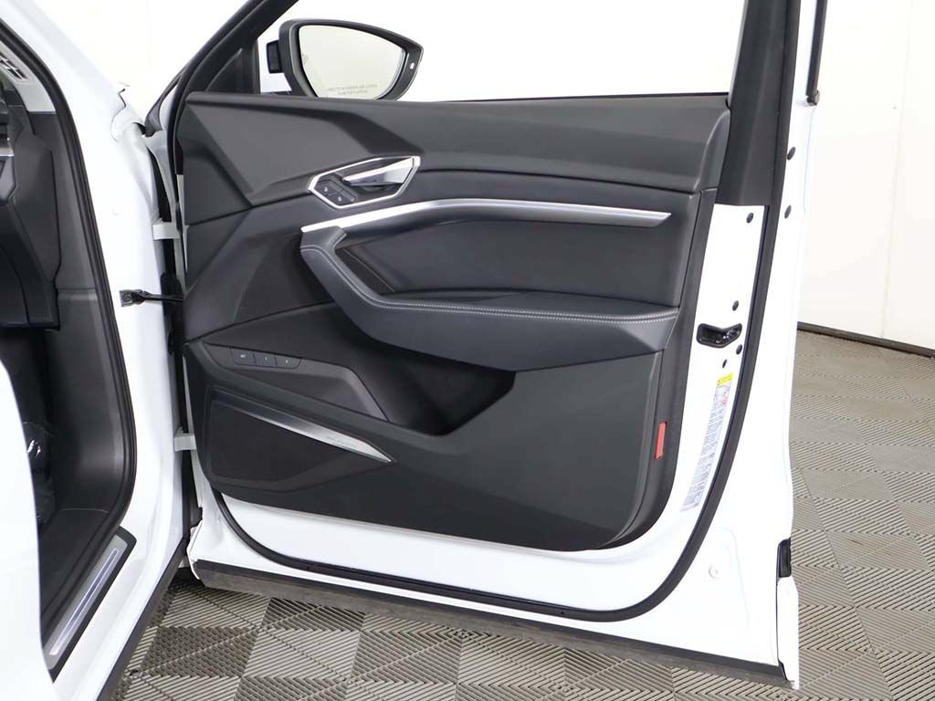 Used 2024 Audi Q8 e-tron Prestige w/ Prestige Package AWD/4WD image 30