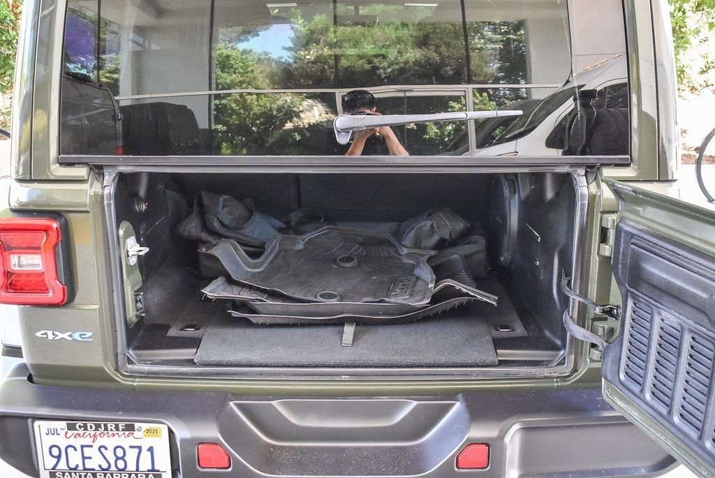 Used 2022 Jeep Wrangler Unlimited Sahara 4xe image 24