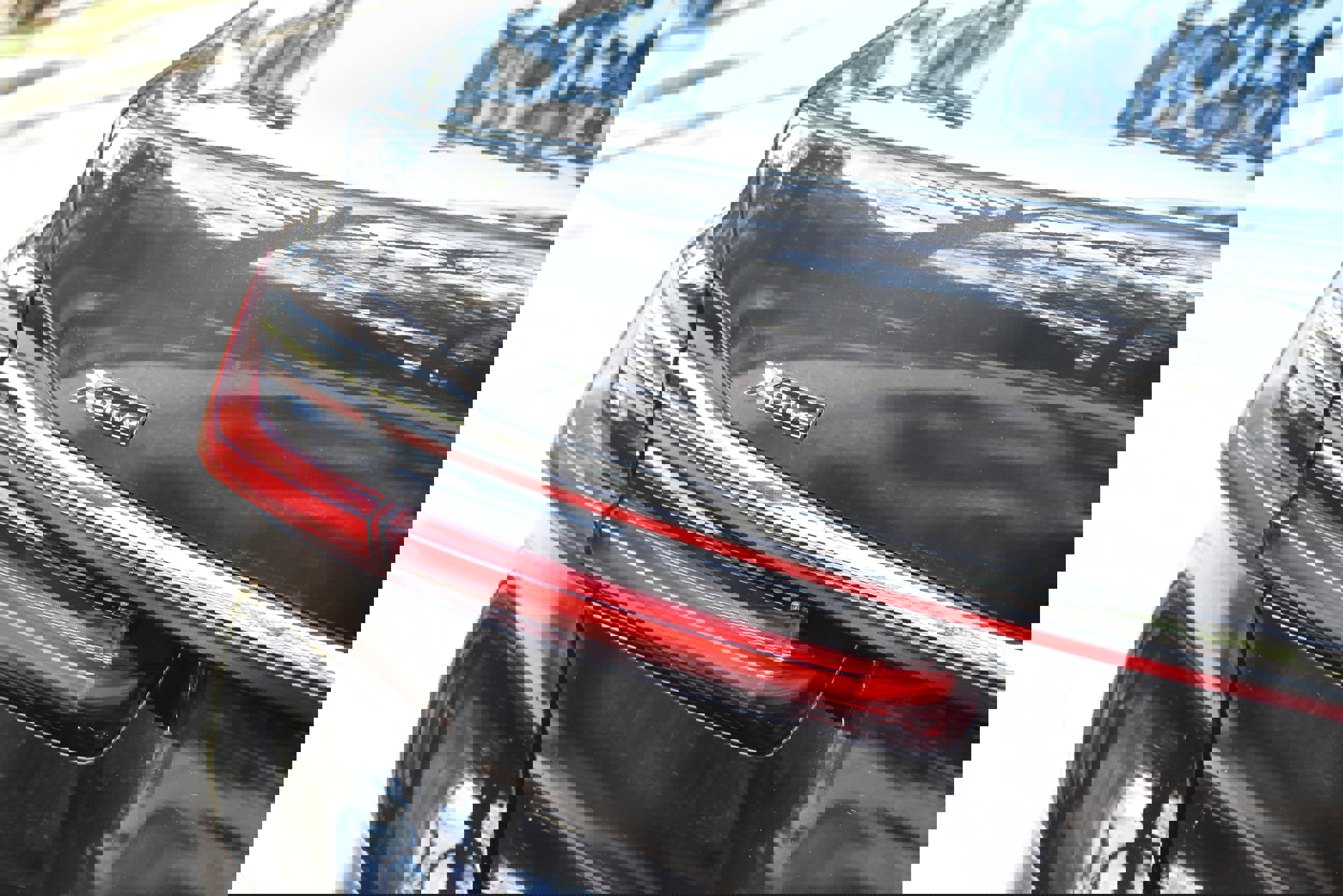 Used 2020 BMW 740i xDrive w/ Cold Weather Package image 16