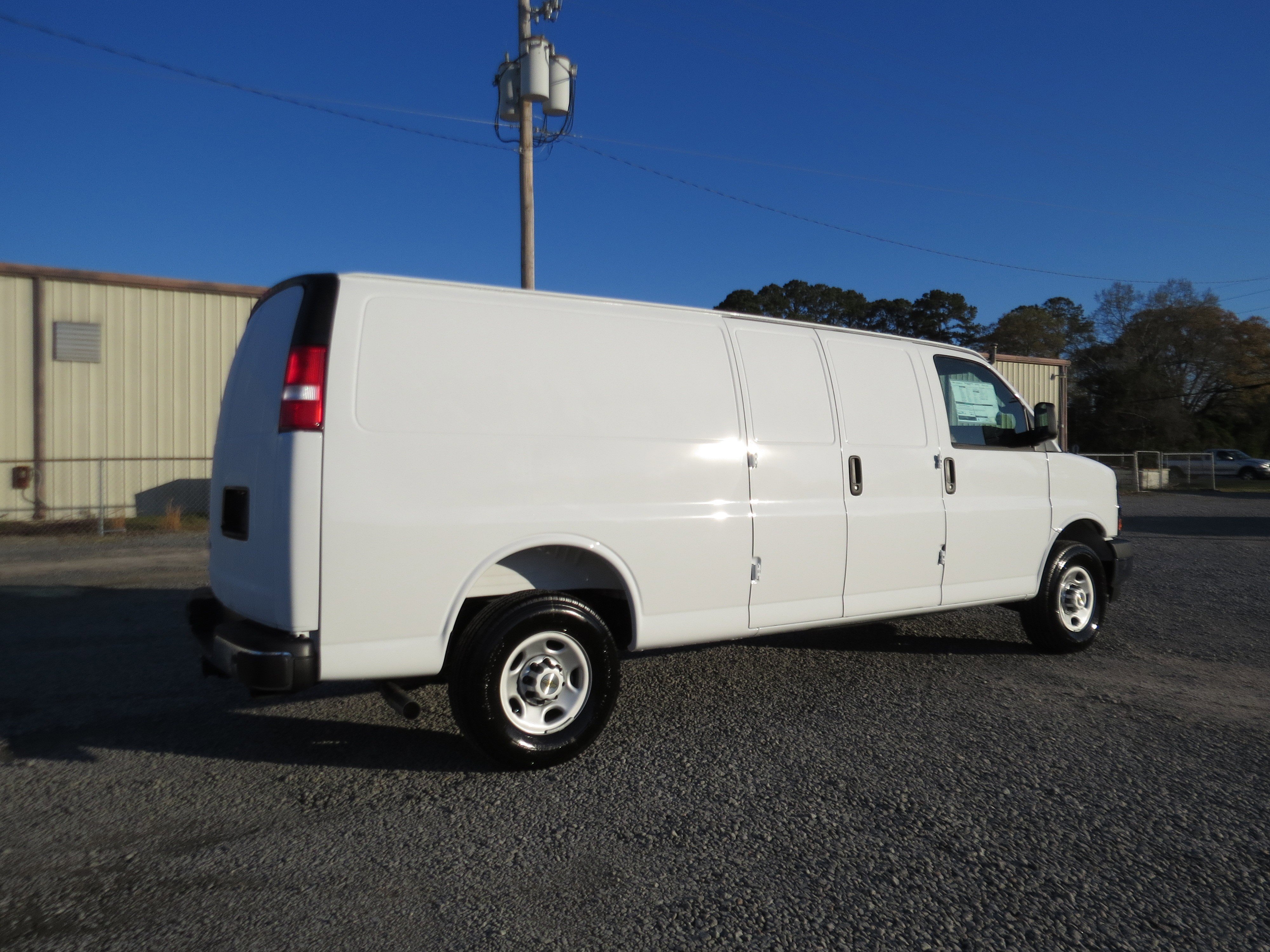 New 2026 Chevrolet Express 3500 Extended w/ Driver Convenience Package RWD image 4
