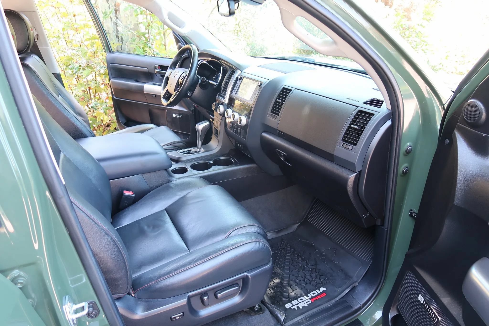 Used 2020 Toyota Sequoia TRD Pro AWD/4WD image 35