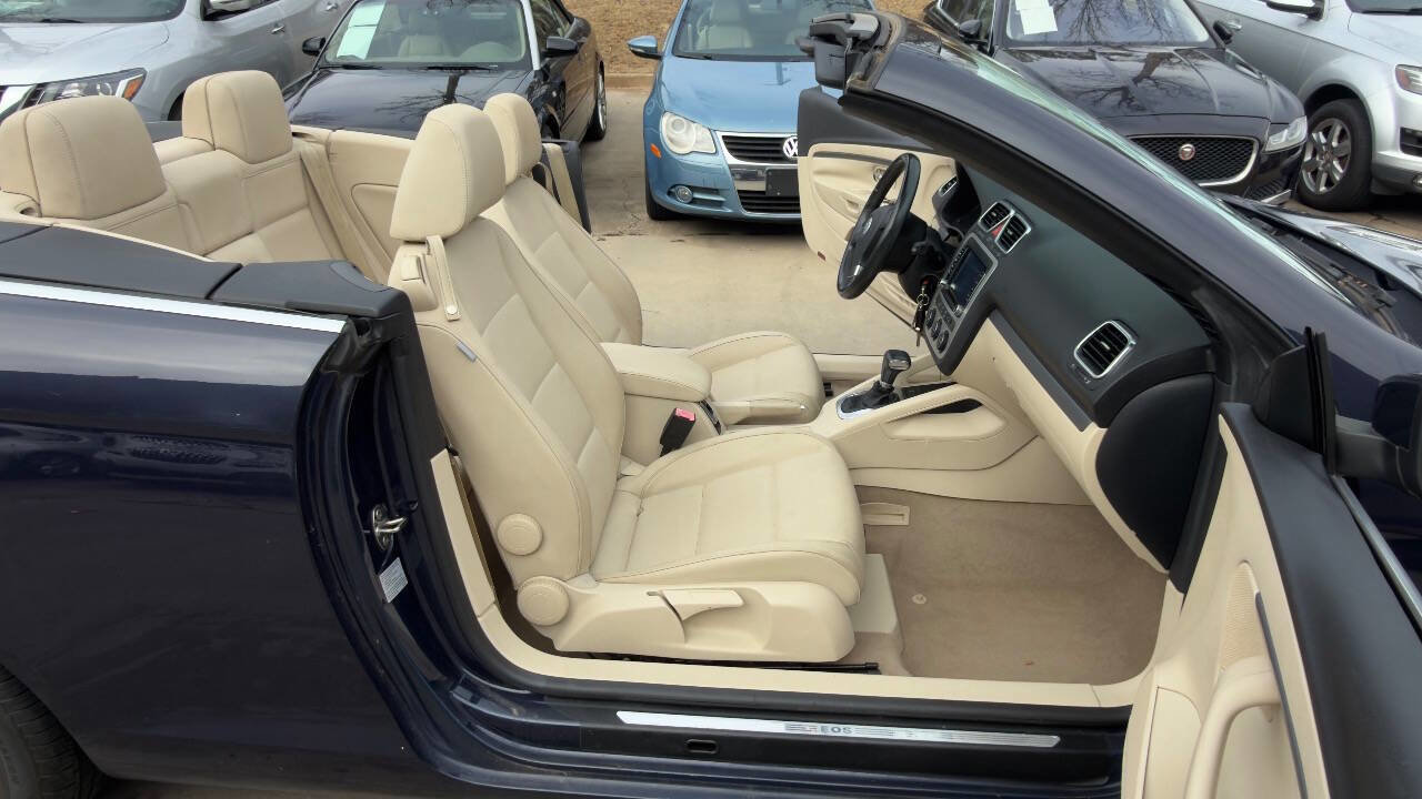 Used 2009 Volkswagen Eos Komfort FWD image 28