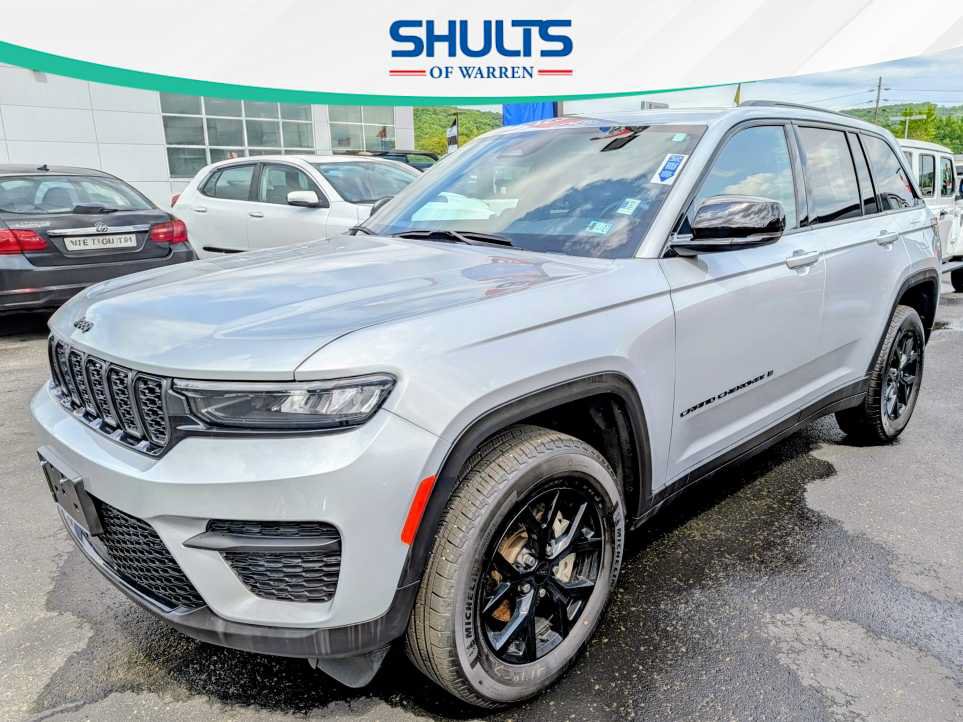 Used 2025 Jeep Grand Cherokee Altitude