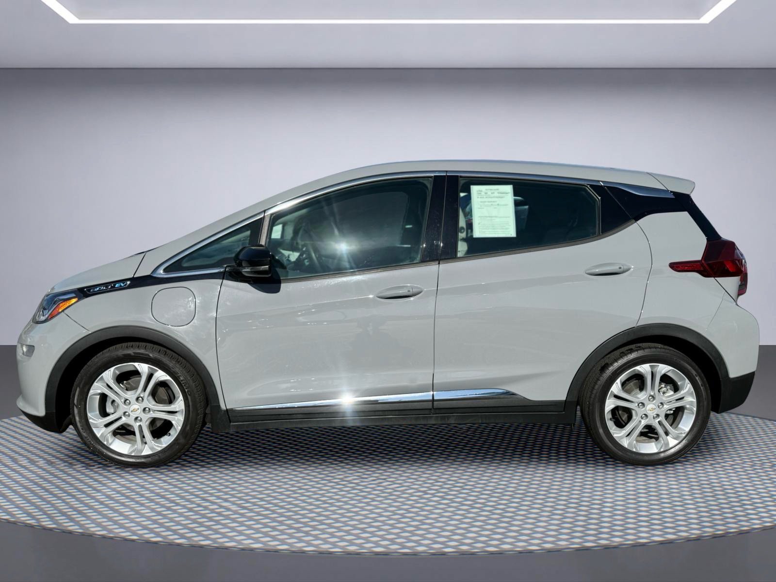 Used 2019 Chevrolet Bolt LT FWD image 3