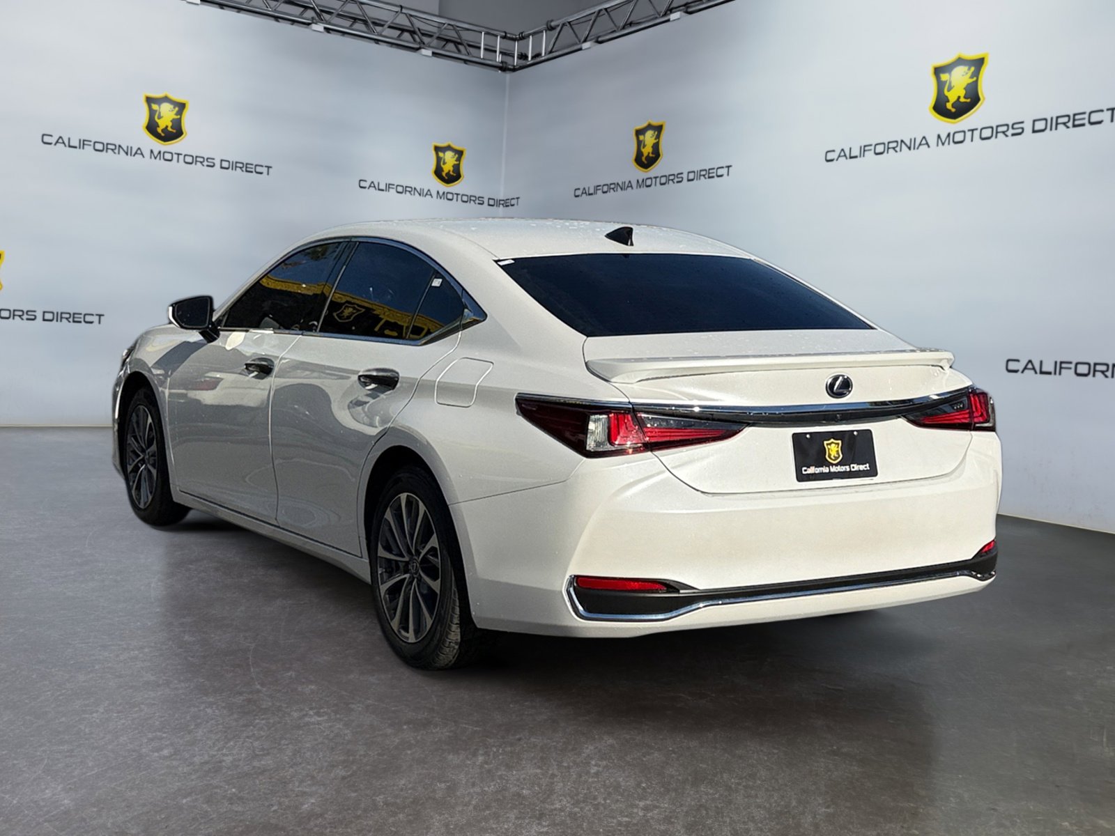 Used 2022 Lexus ES 300h w/ Accessory Package image 3