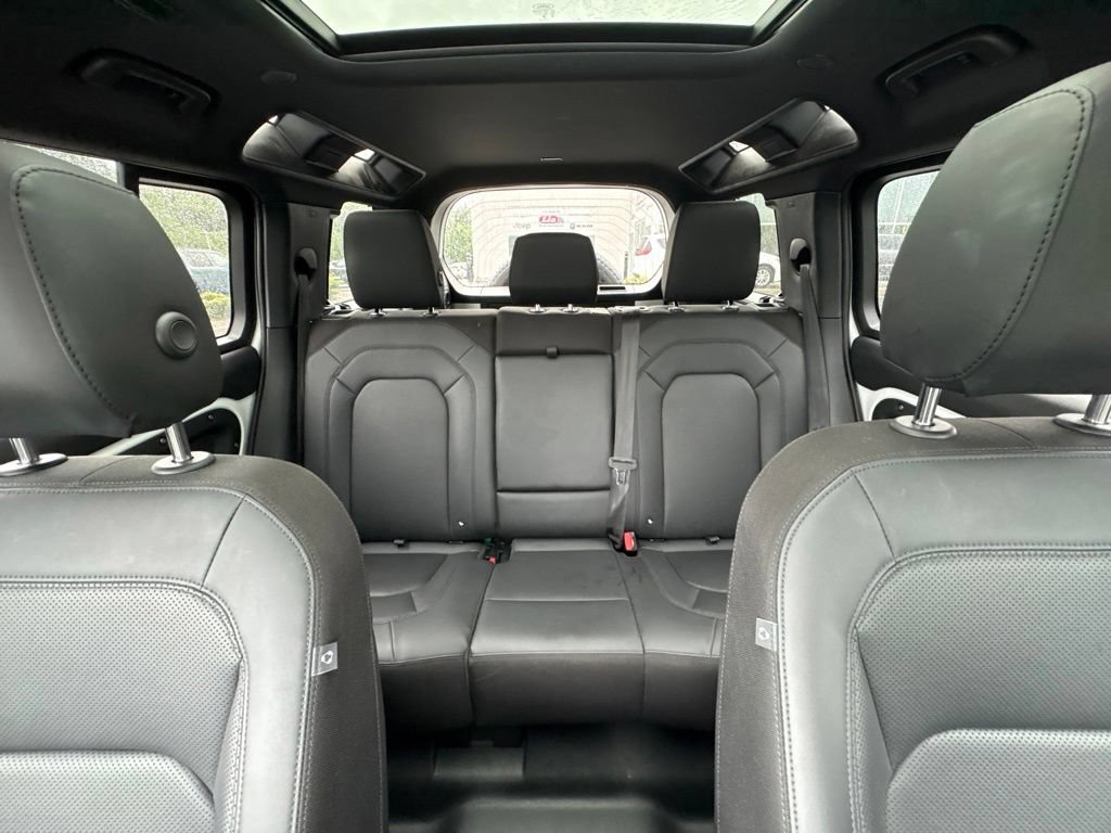 Used 2025 Land Rover Defender 110 S AWD/4WD image 34