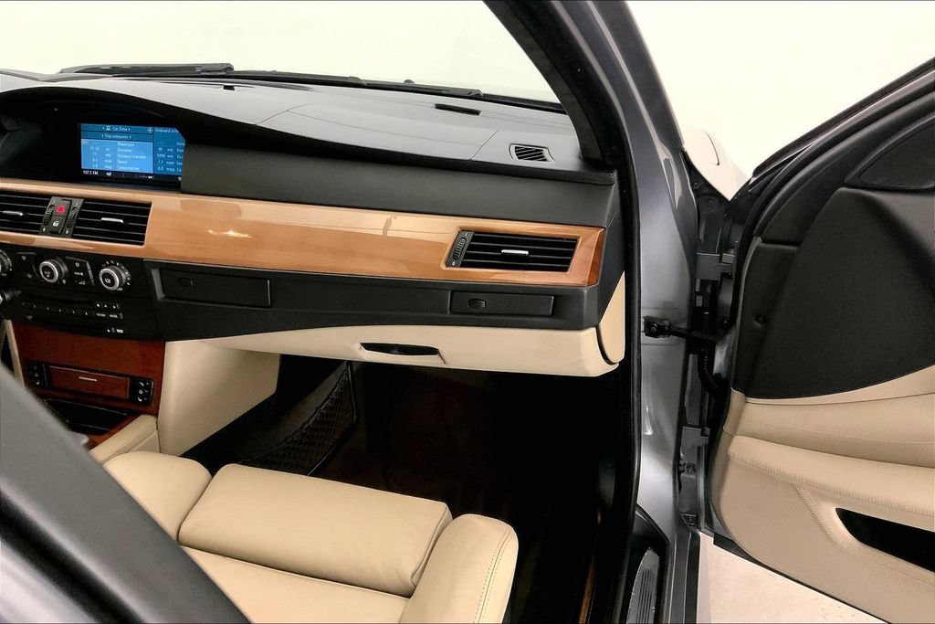 Used 2008 BMW M5 RWD image 23