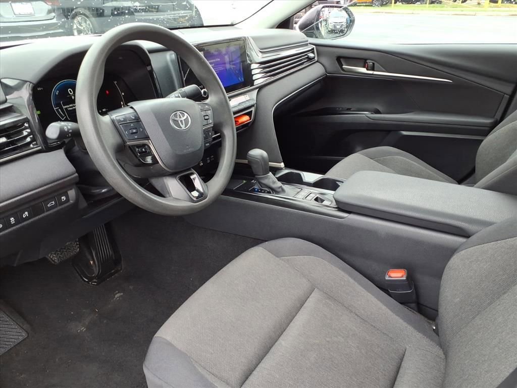Used 2025 Toyota Camry LE image 14