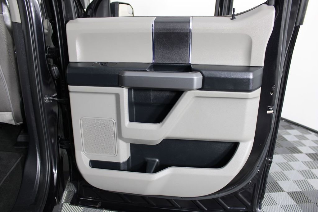 Used 2020 Ford F150 XLT image 30