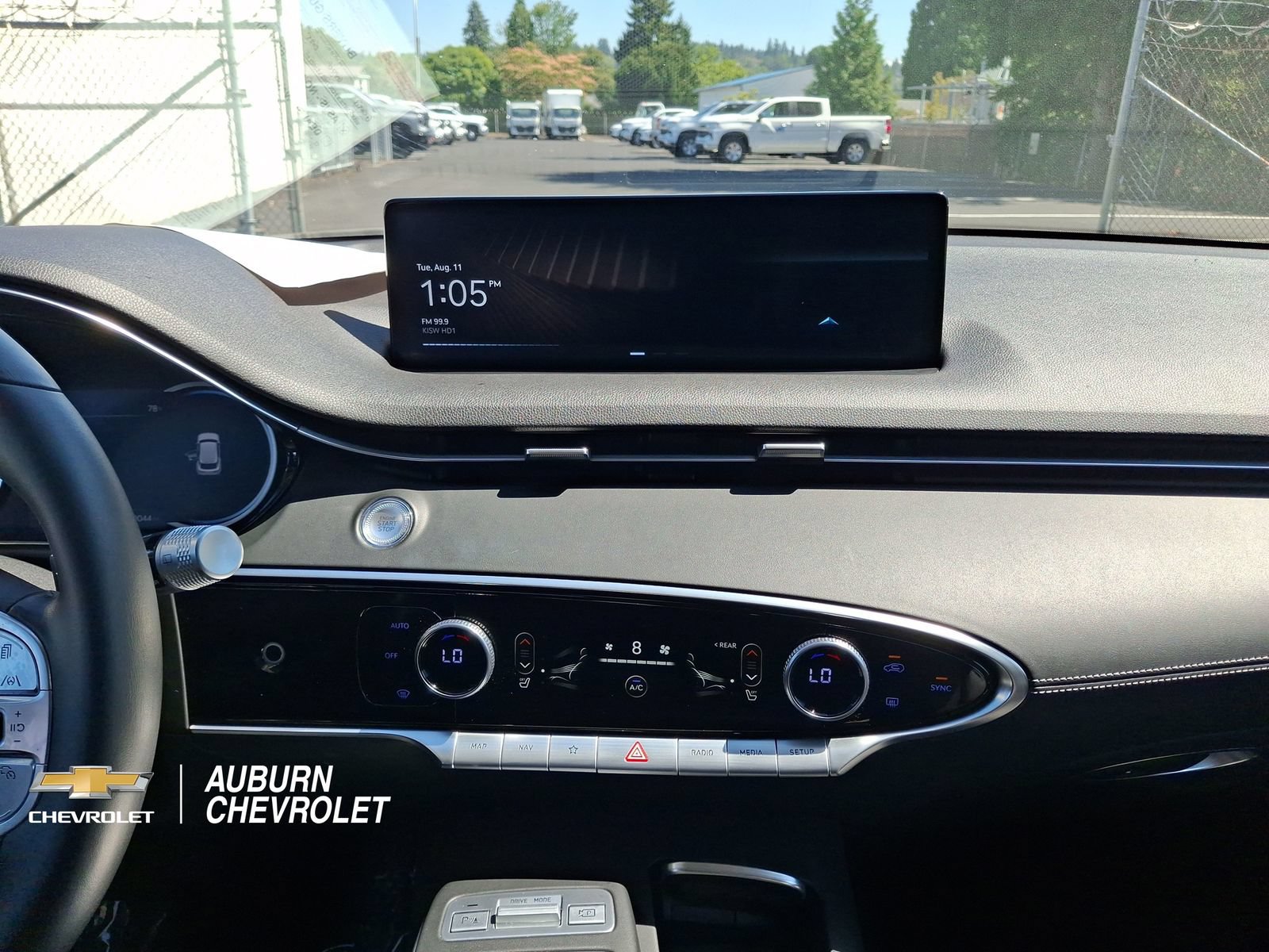 Used 2025 Genesis GV70 2.5T AWD/4WD image 11