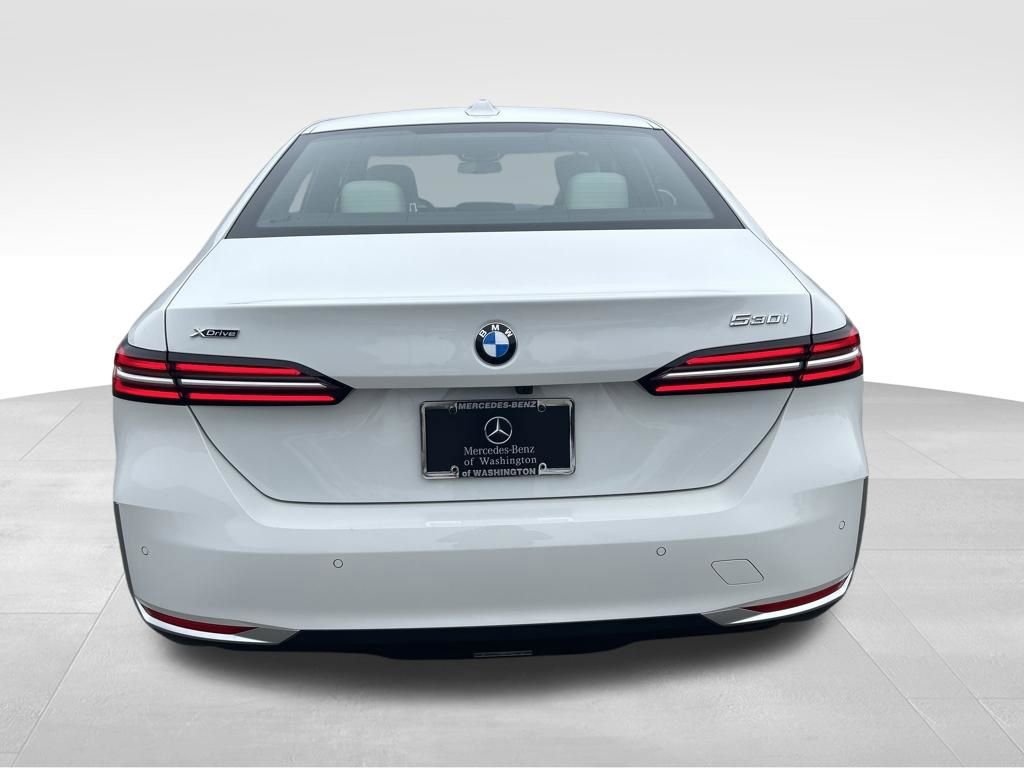 Used 2024 BMW 530i xDrive w/ Premium Package image 4