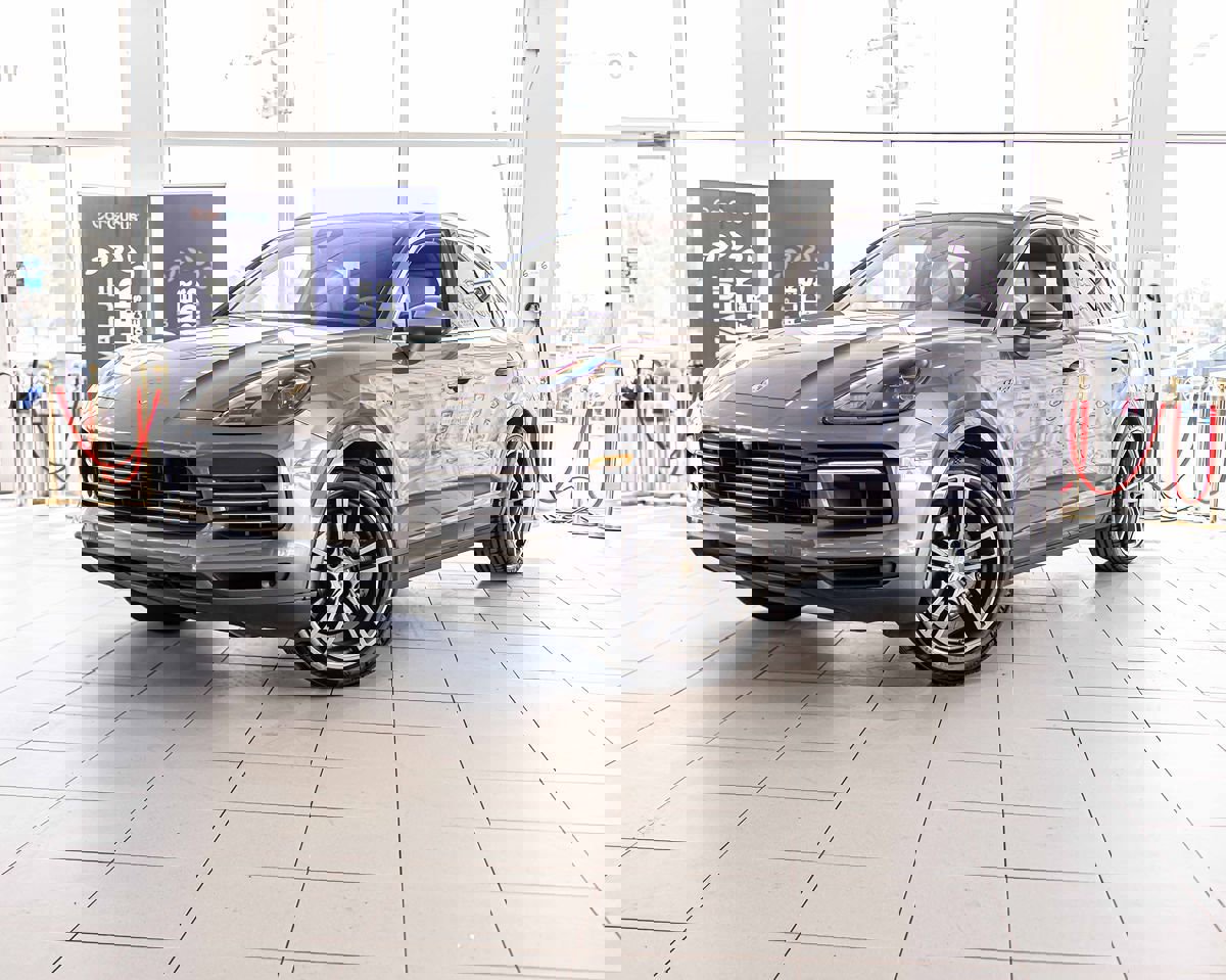 Used 2021 Porsche Cayenne E-Hybrid image 6