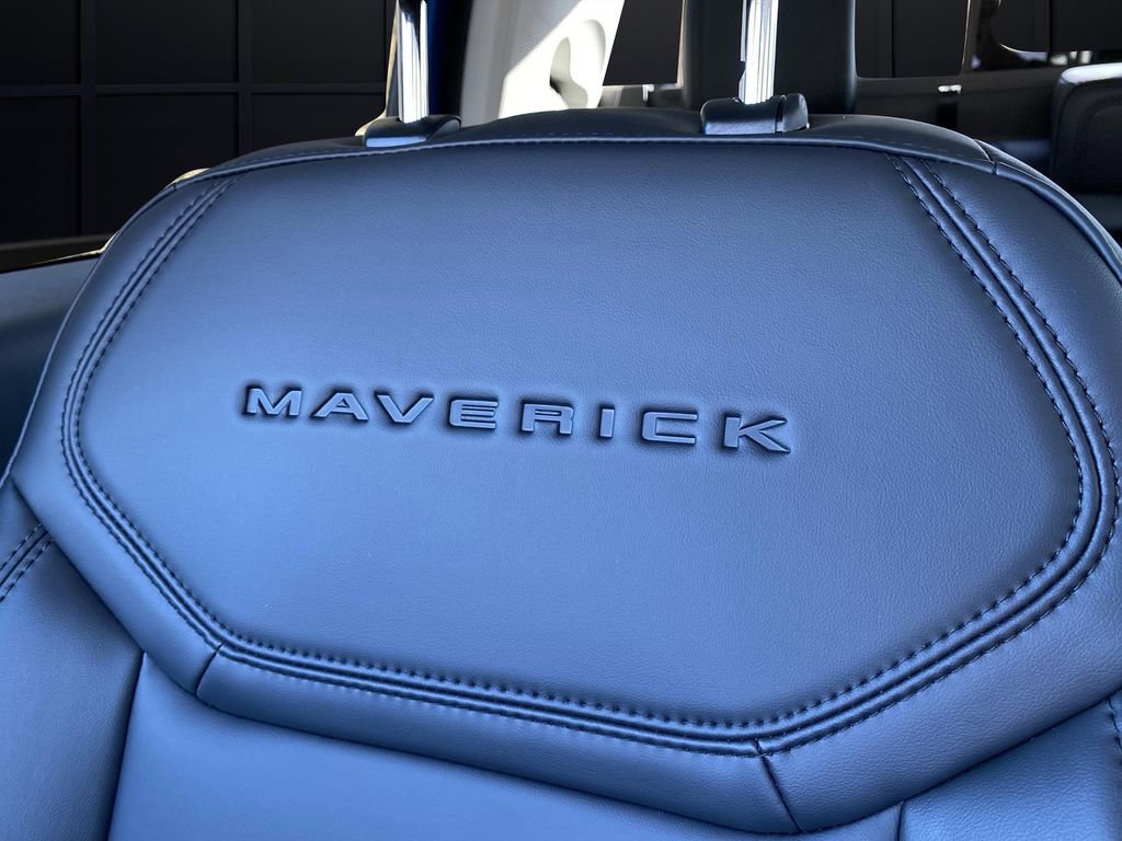 New 2025 Ford Maverick Lariat w/ Black Appearance Package image 7