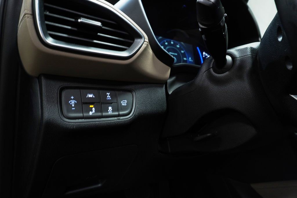 Used 2020 Hyundai Santa Fe Limited image 28