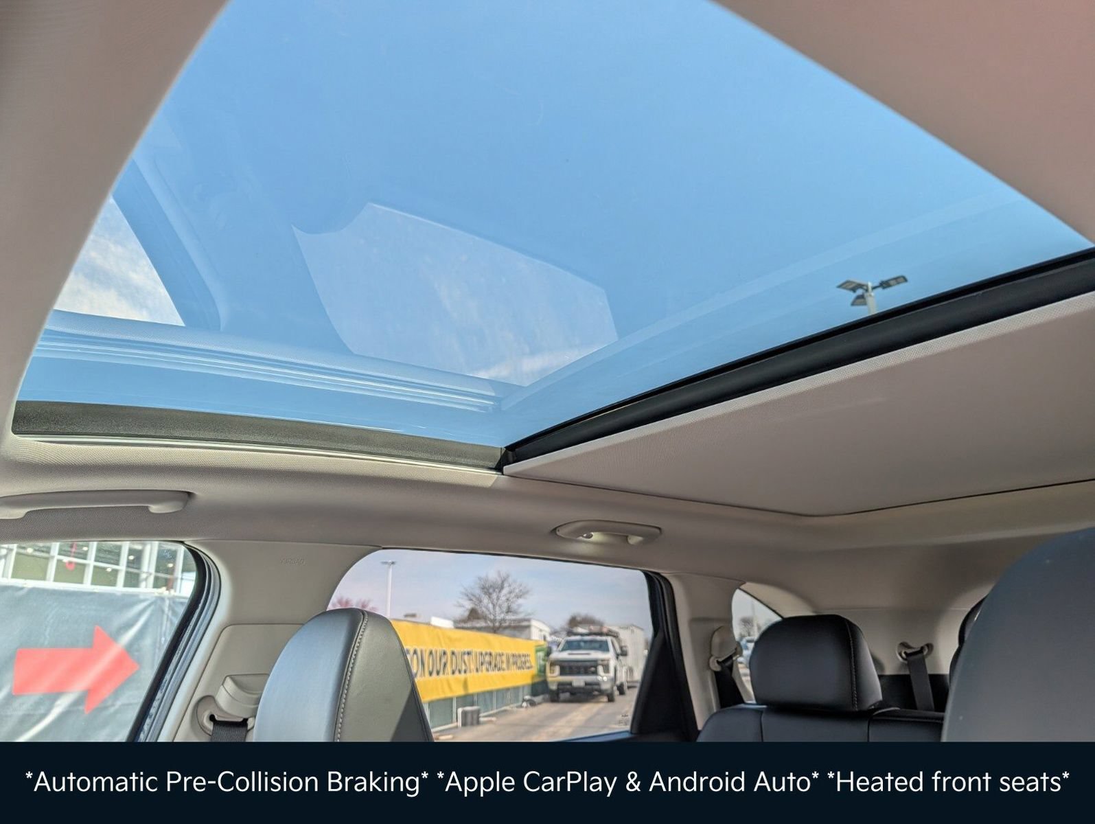 Used 2025 Kia Sorento S w/ Panoramic Sunroof Package FWD image 5