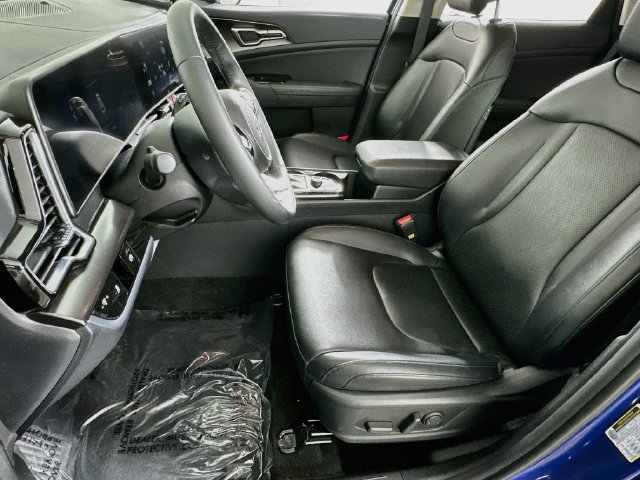 Used 2025 Kia Sportage EX FWD image 9