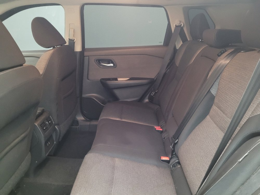Used 2021 Nissan Rogue SV AWD/4WD image 18
