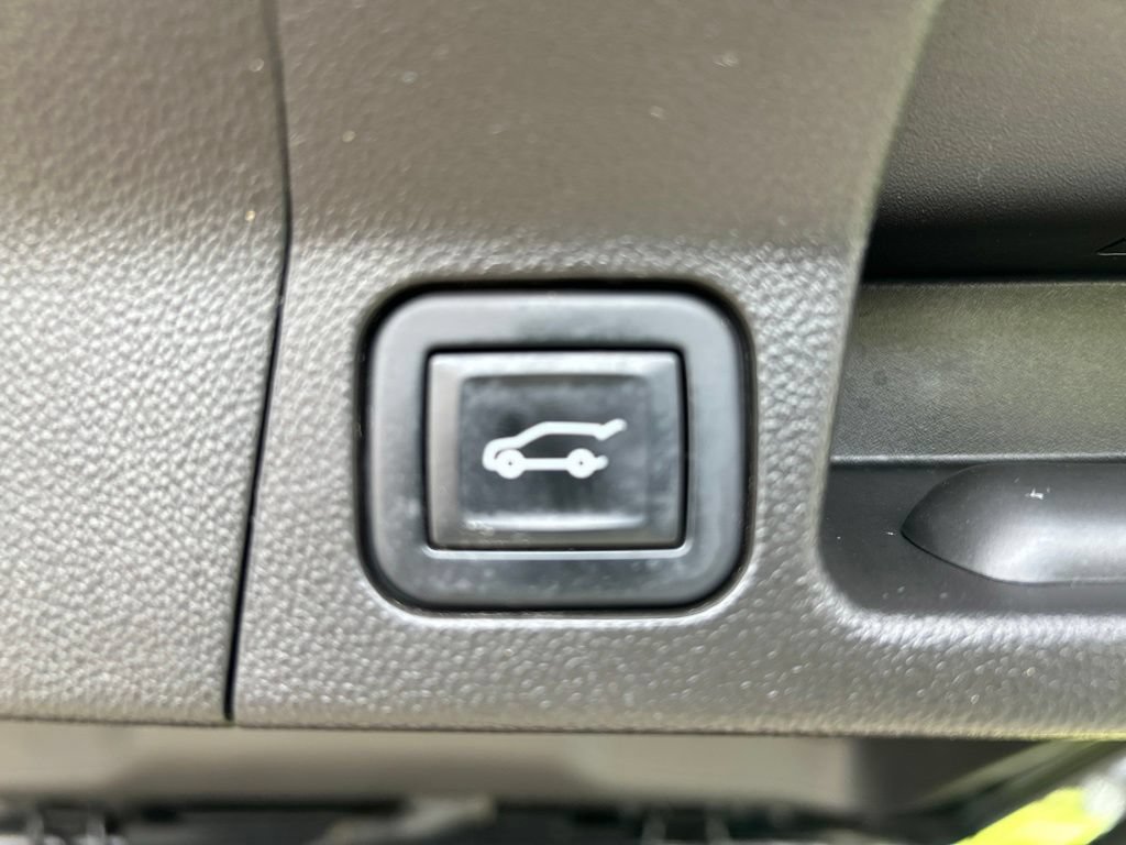 Certified 2023 GMC Acadia Denali w/ Denali Technology Package FWD image 12