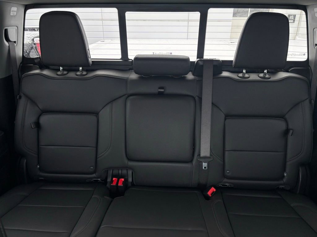 Used 2024 GMC Sierra 2500 SLT w/ SLT Premium Package image 25