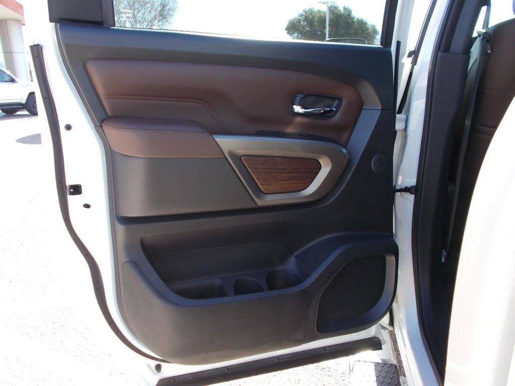 Used 2023 Nissan Titan Platinum Reserve w/ Moonroof Package AWD/4WD image 11