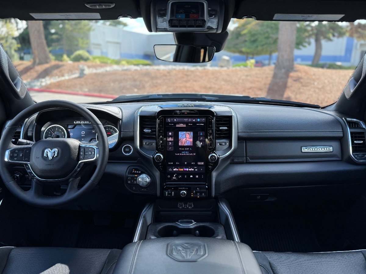 Used 2025 RAM 1500 Laramie w/ Sport Appearance Package AWD/4WD image 24
