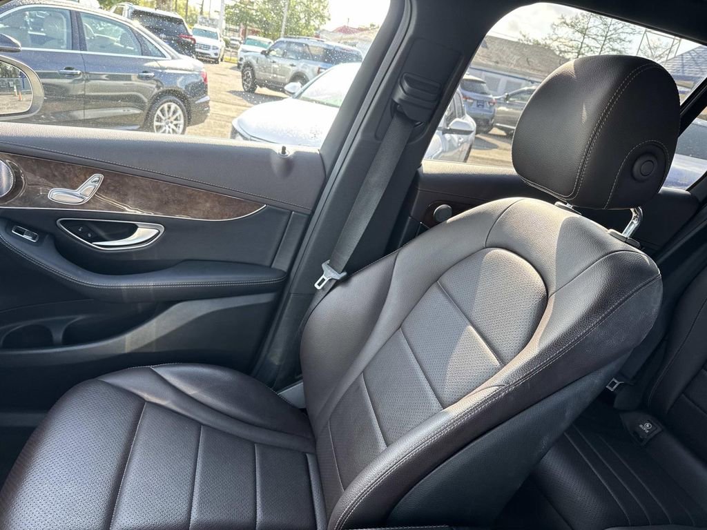 Used 2018 Mercedes-Benz GLC 300 w/ Premium Package image 17