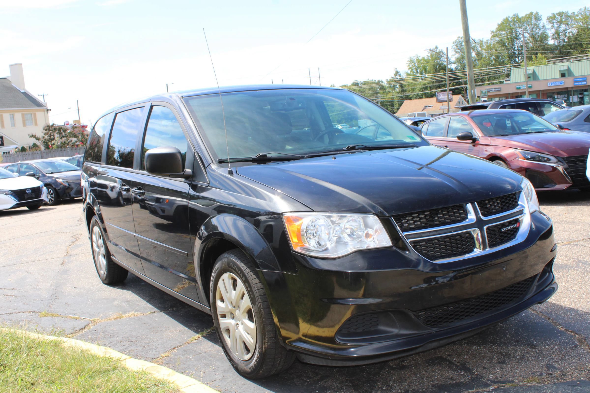 Used 2017 Dodge Grand Caravan SE w/ Power Window Group FWD image 3