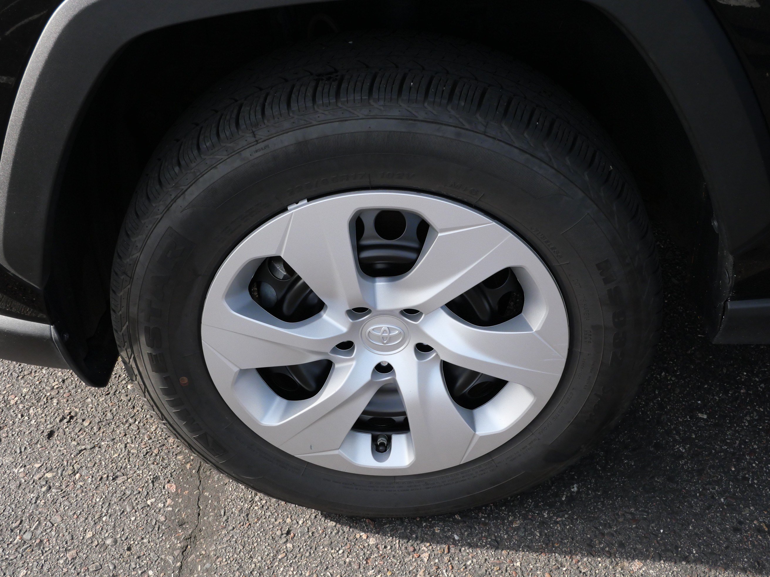 Certified 2025 Toyota RAV4 LE AWD/4WD image 15