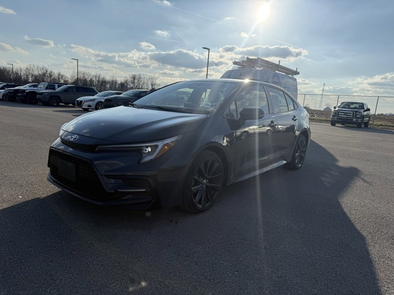 Used 2024 Toyota Corolla SE image 3