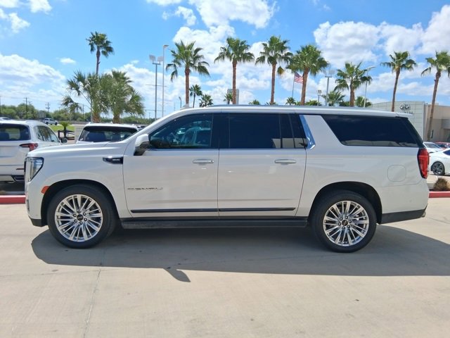 Used 2023 GMC Yukon XL Denali Ultimate image 5