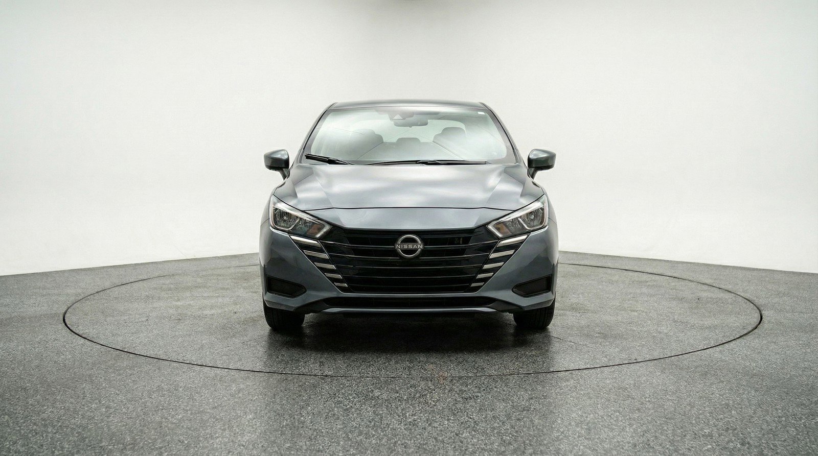 Used 2025 Nissan Versa SV image 2