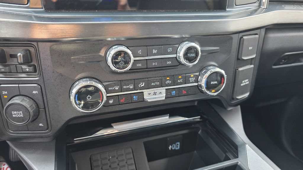 Used 2024 Ford F250 Lariat AWD/4WD image 23