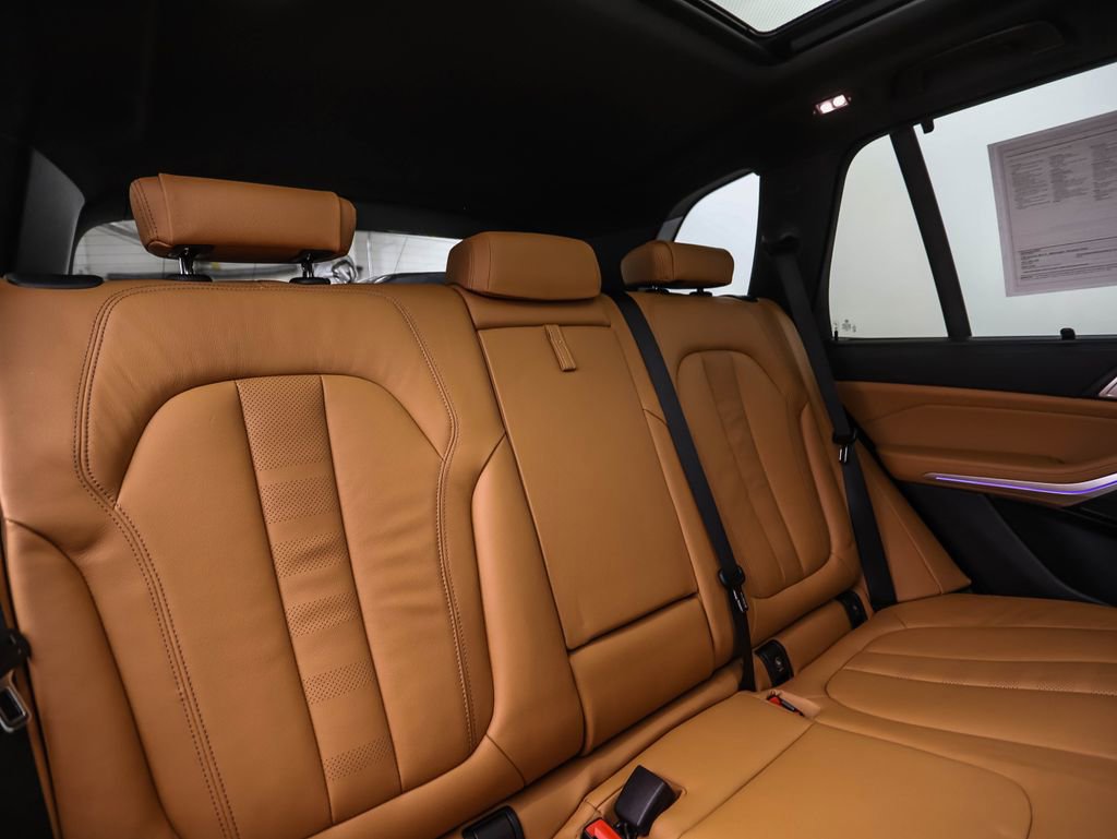 Used 2022 BMW X5 xDrive40i w/ M Sport Package image 27