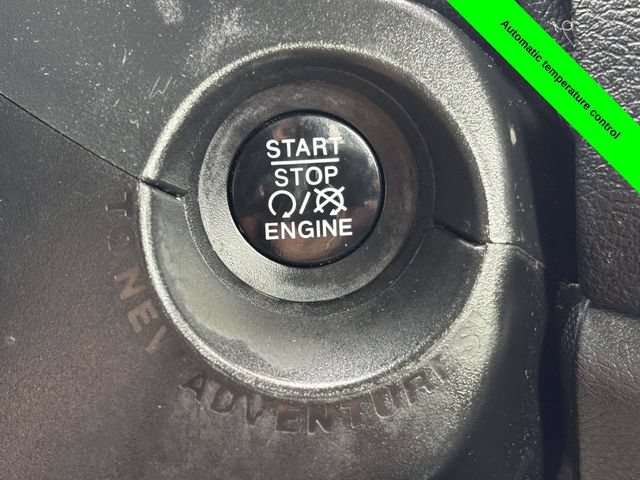 Used 2018 Jeep Renegade Latitude FWD image 15