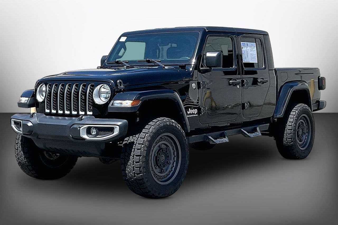 Used 2023 Jeep Gladiator Overland AWD/4WD image 4