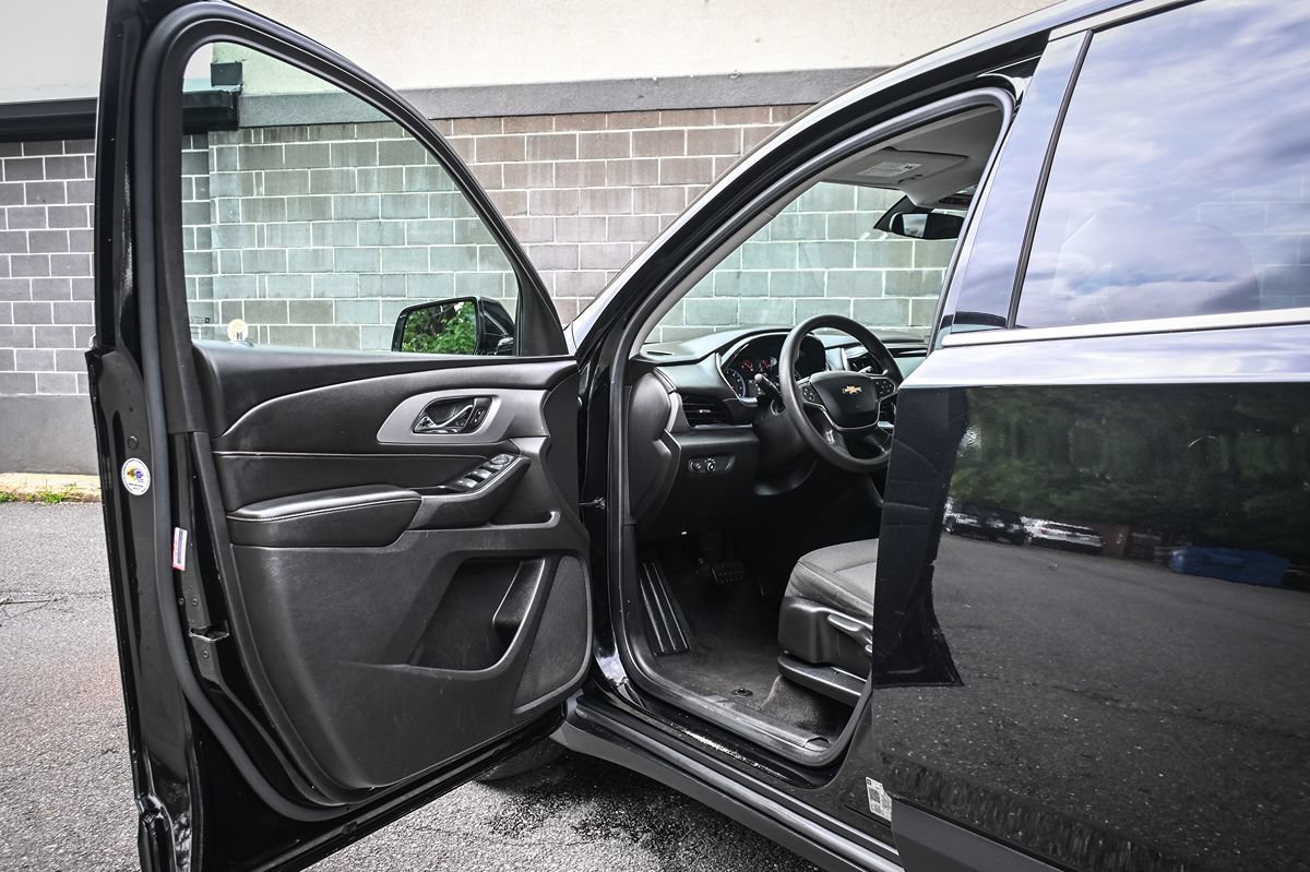 Used 2019 Chevrolet Traverse LS w/ LPO, Floor Liner Package AWD/4WD image 7